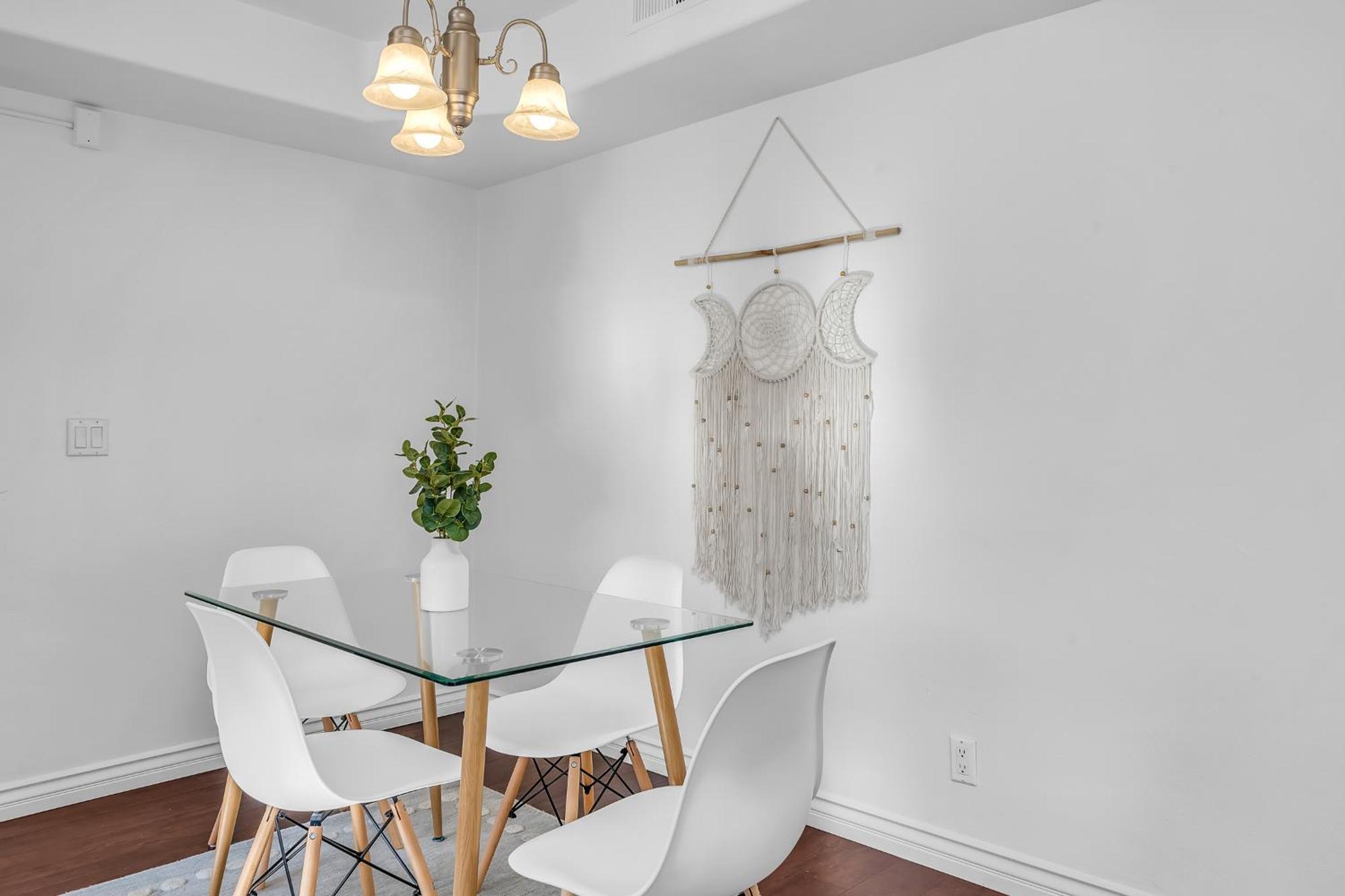 Cozy 2 Bedroom & 2 Bathrooms By Beverly Hills With Free Parking Apartamento
