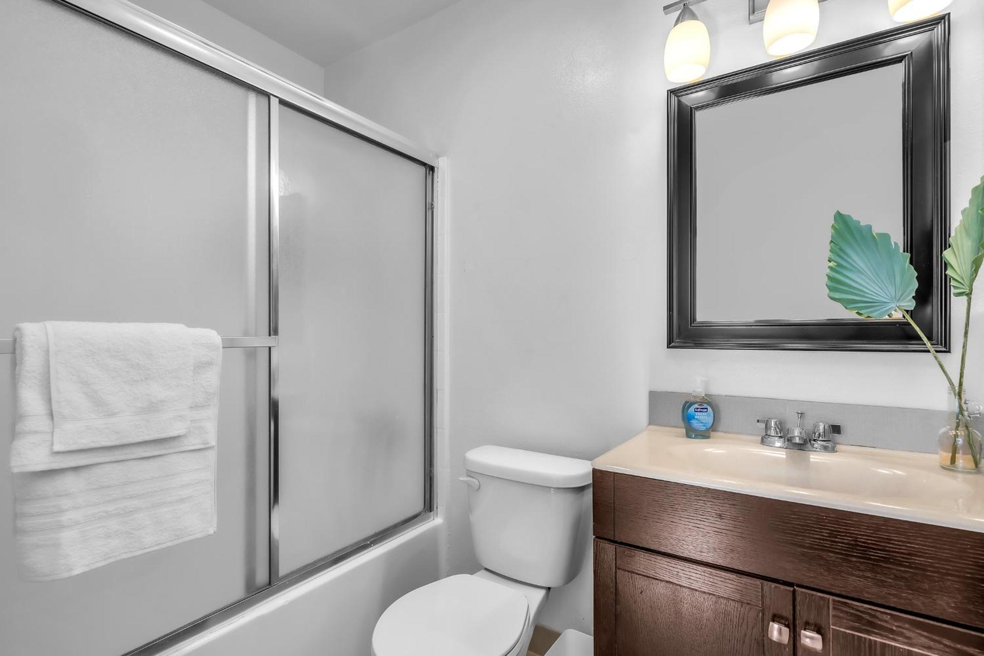 Cozy 2 Bedroom & 2 Bathrooms By Beverly Hills With Free Parking Apartamento Los Angeles