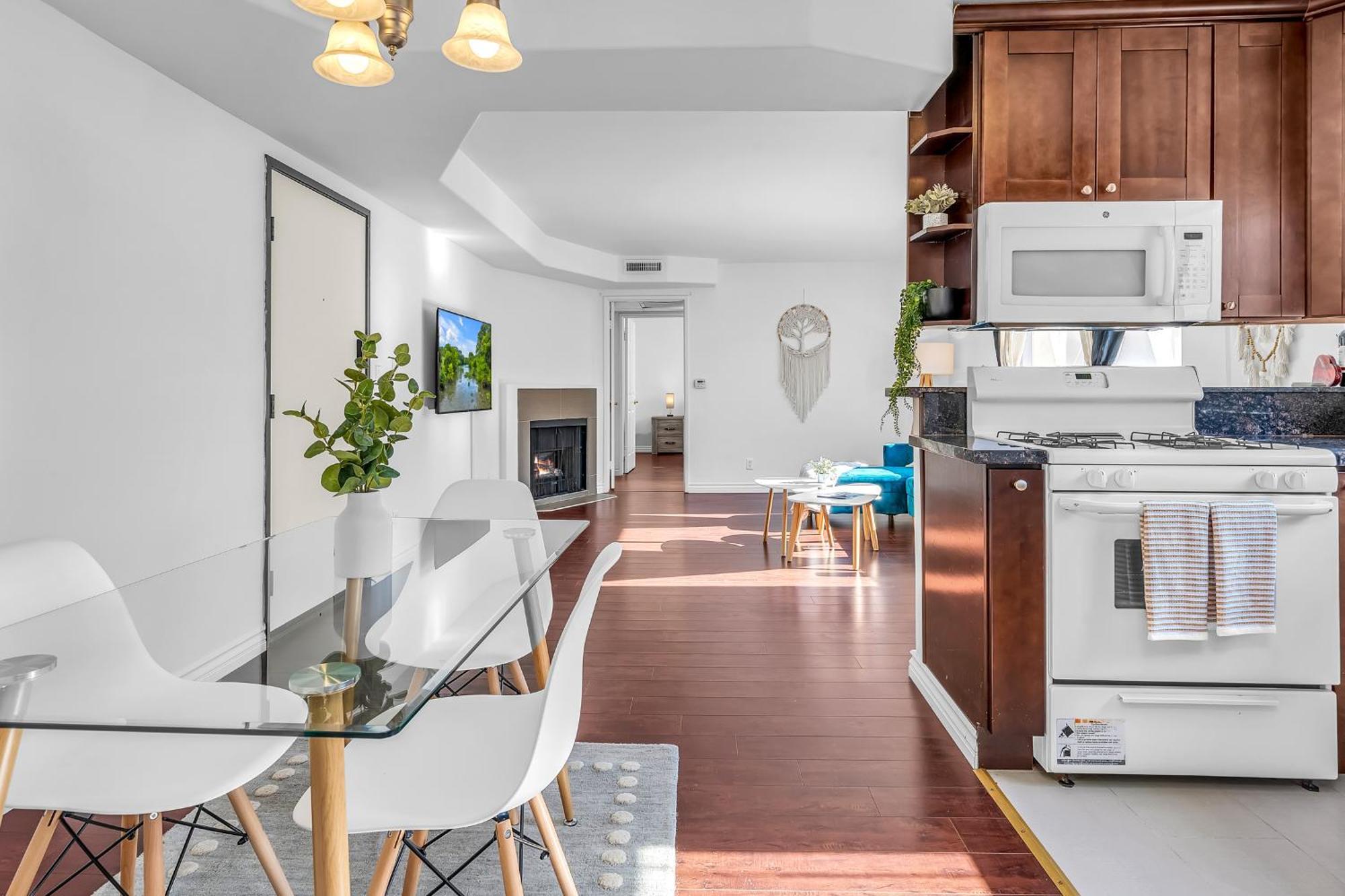 Apartamento Cozy 2 Bedroom & 2 Bathrooms By Beverly Hills With Free Parking *