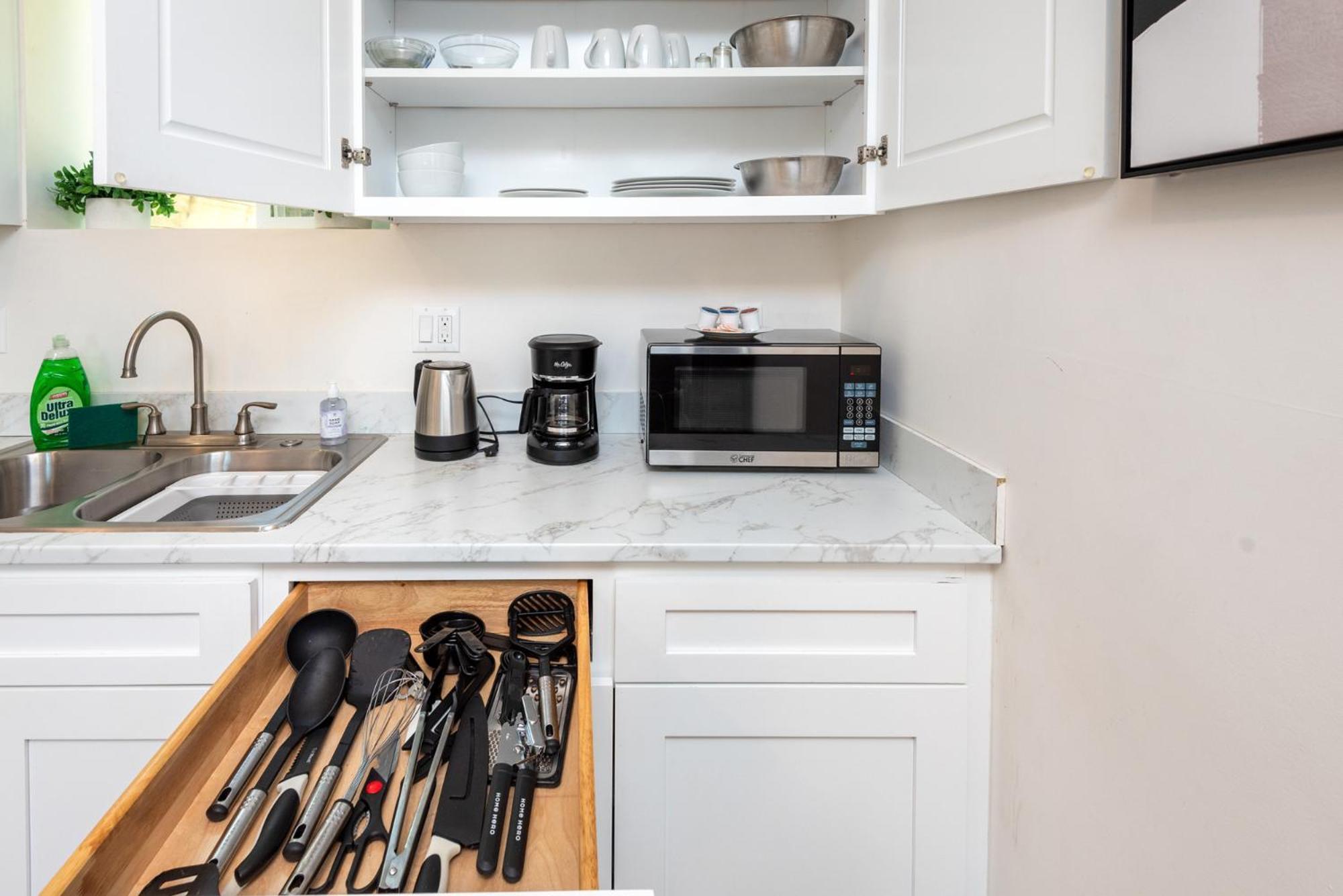 Modern And Spacious Near La Attractions Sleeps 10 *