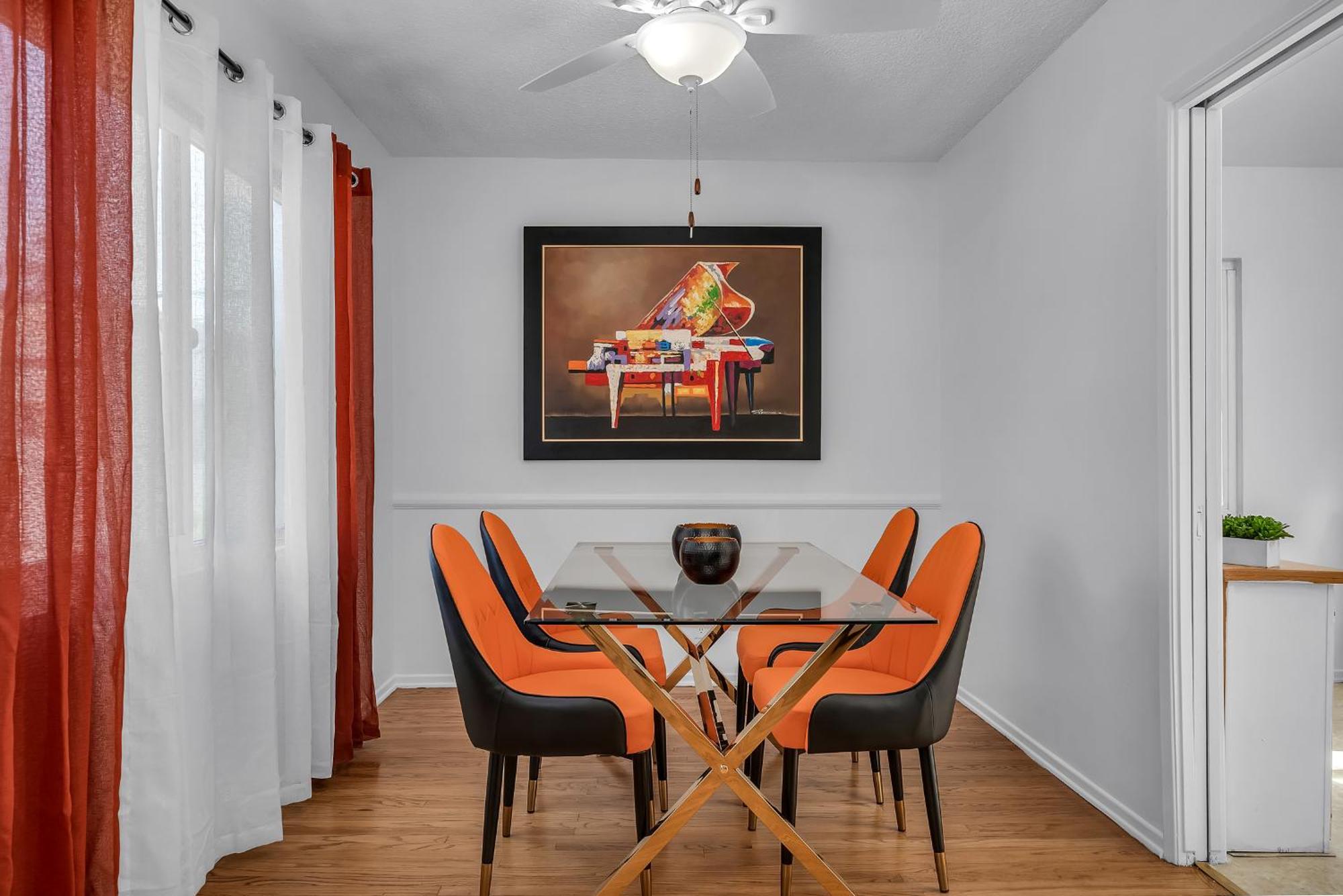 Apartment Prime Location 2 Bedroom And 2 Bathroom Retreat In Beverly Hills With Free Parking