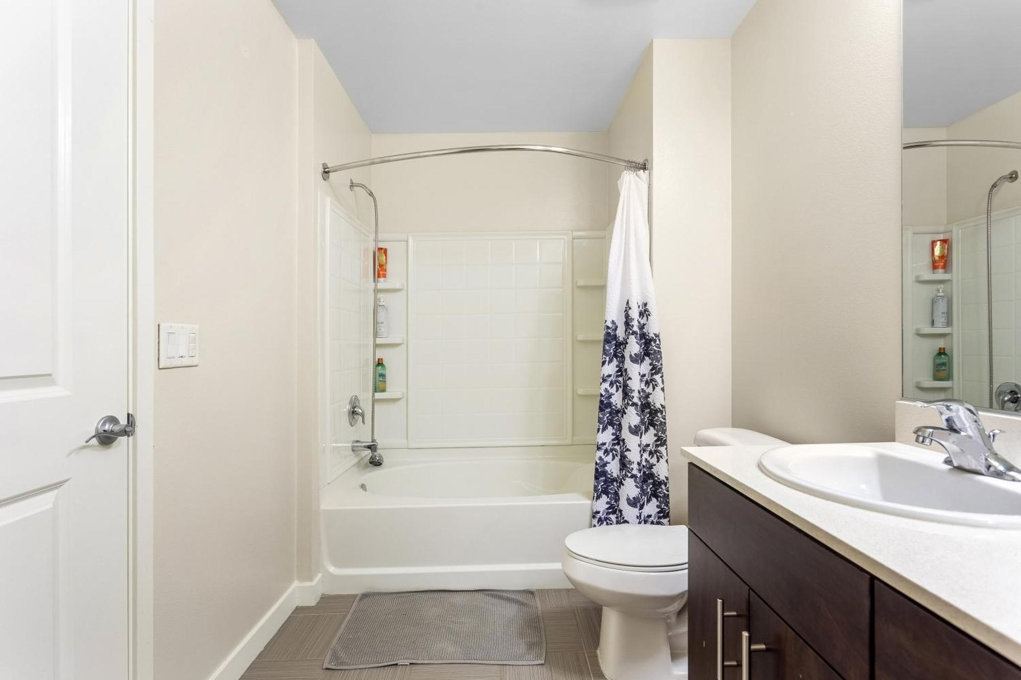 Luxury 2 Bedroom 2 Bathroom With Fitness Center And Pool Aparthotel *