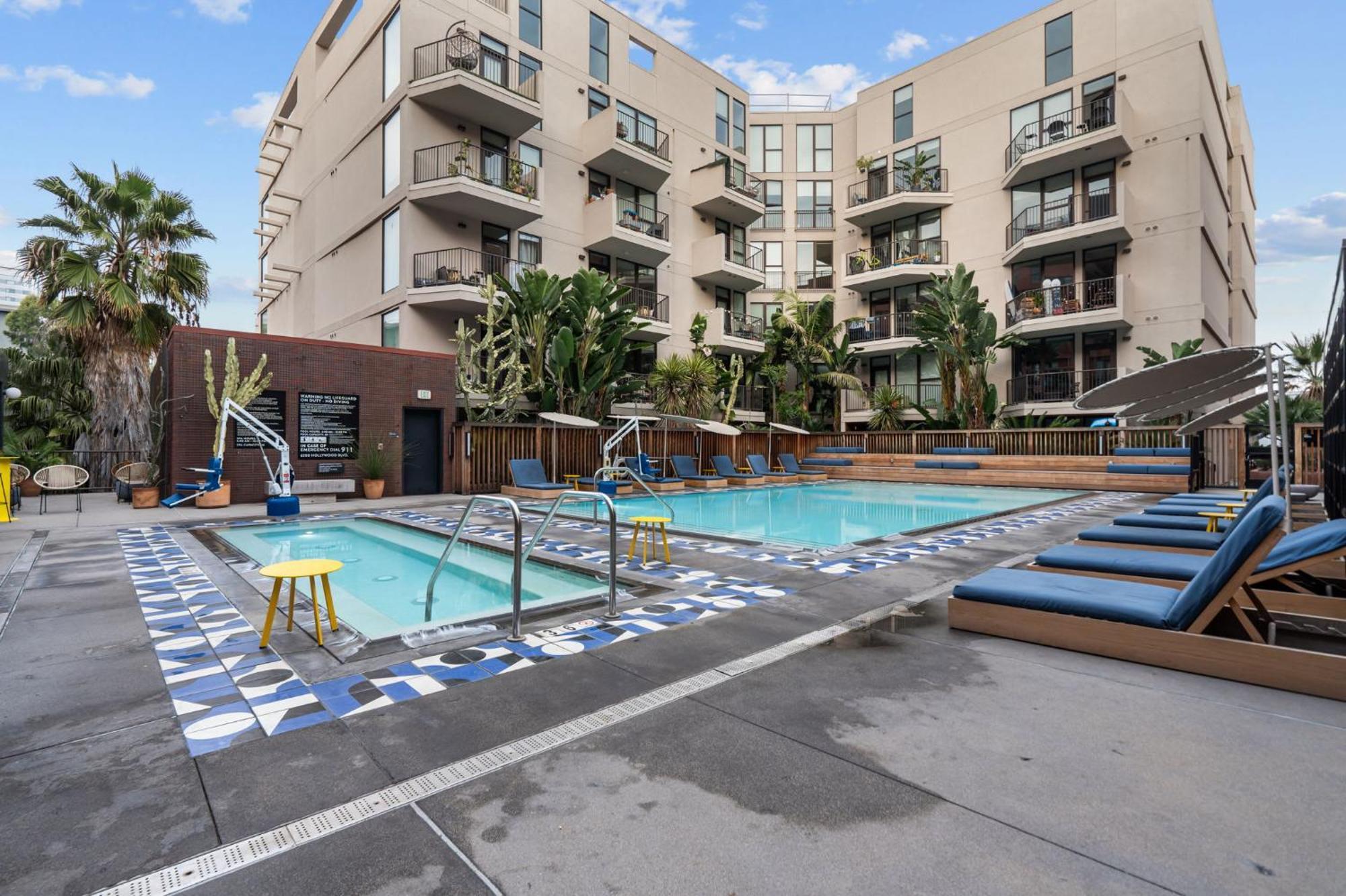 Hollywood Walk Of Fame On Site Free Parking Pool Sauna Gym Included Apartment *