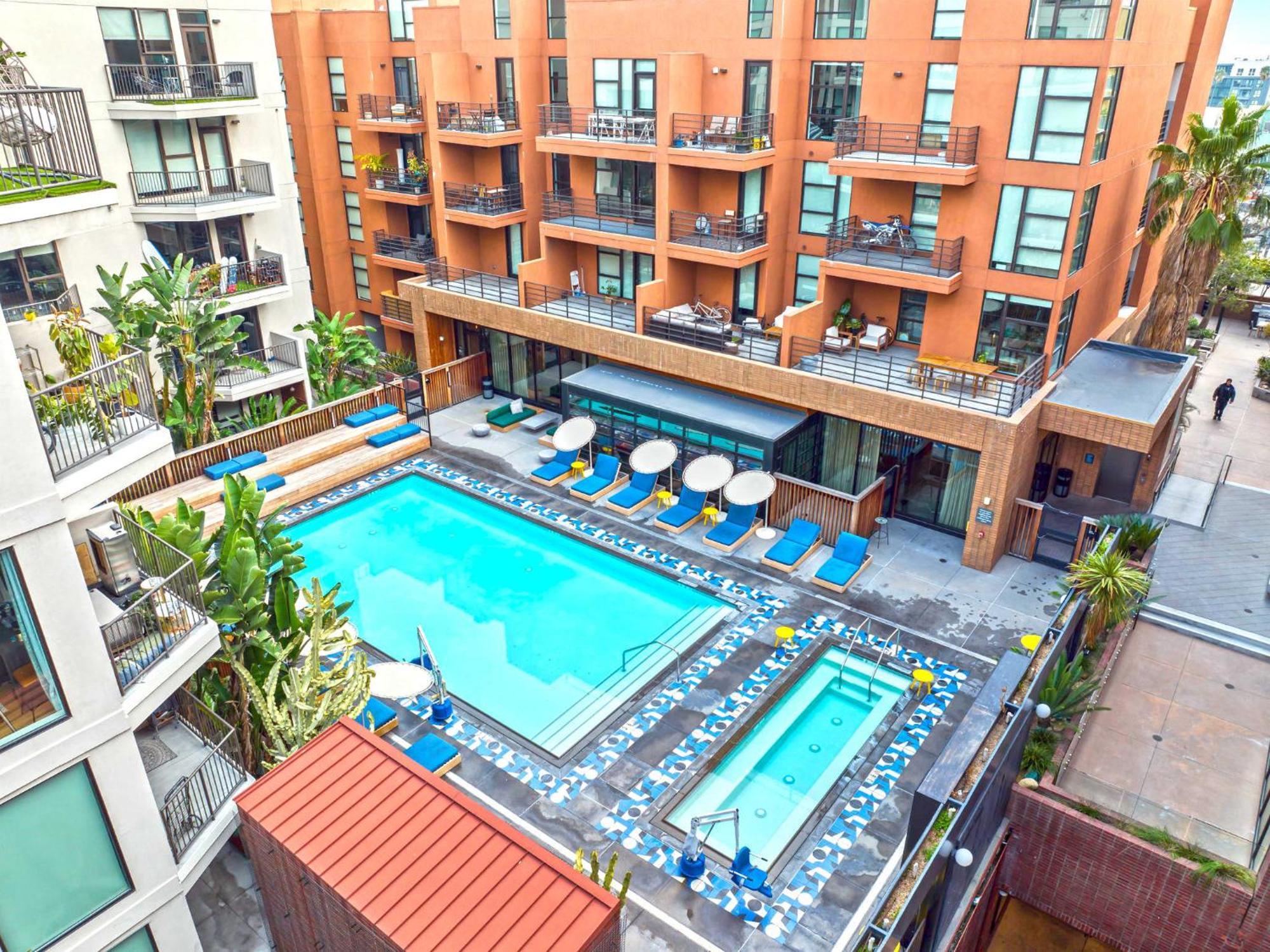 Hollywood Walk Of Fame On Site Free Parking Pool Sauna Gym Included * Los Angeles