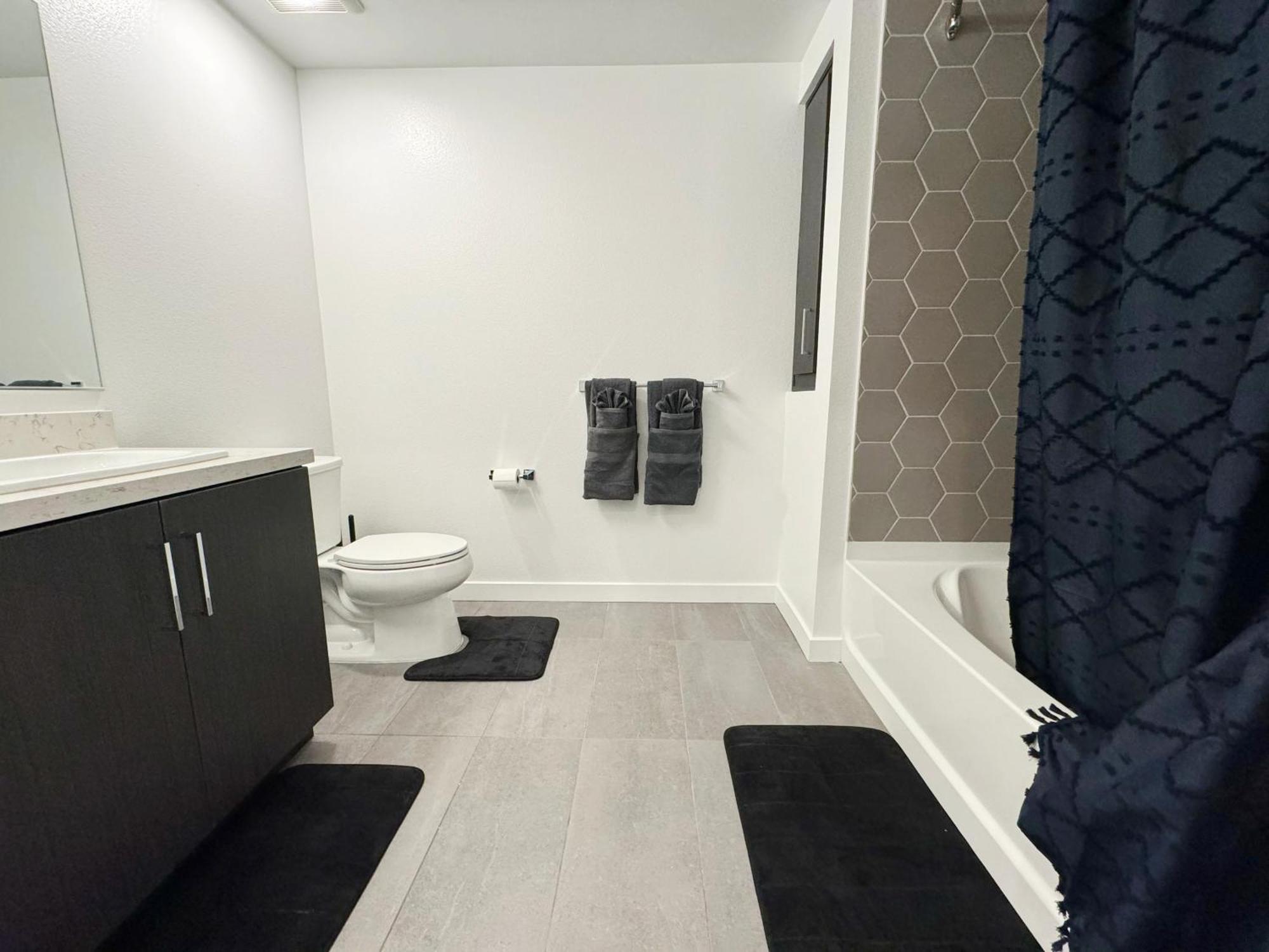 Modern London Style In Hollywood -free Parking Apartment Los Angeles