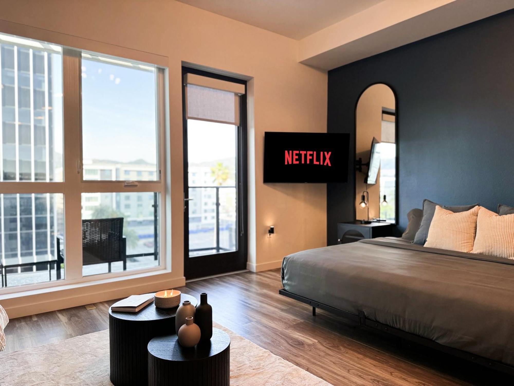 Modern London Style In Hollywood -free Parking Apartment Los Angeles