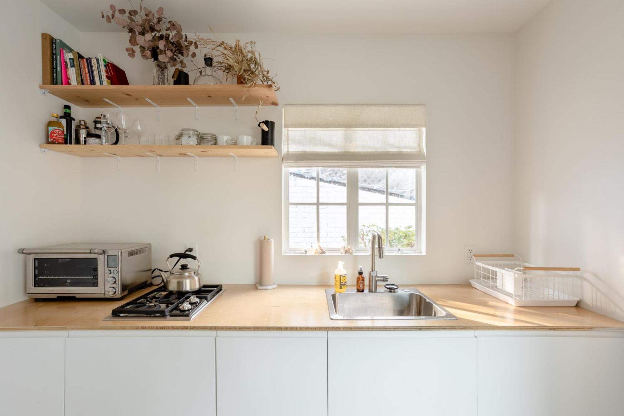 Silver Views! The Hummingbird - Guest Holiday home