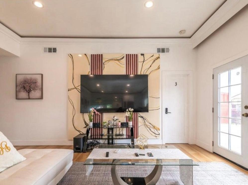 Contemporary Private 7 Los Angeles