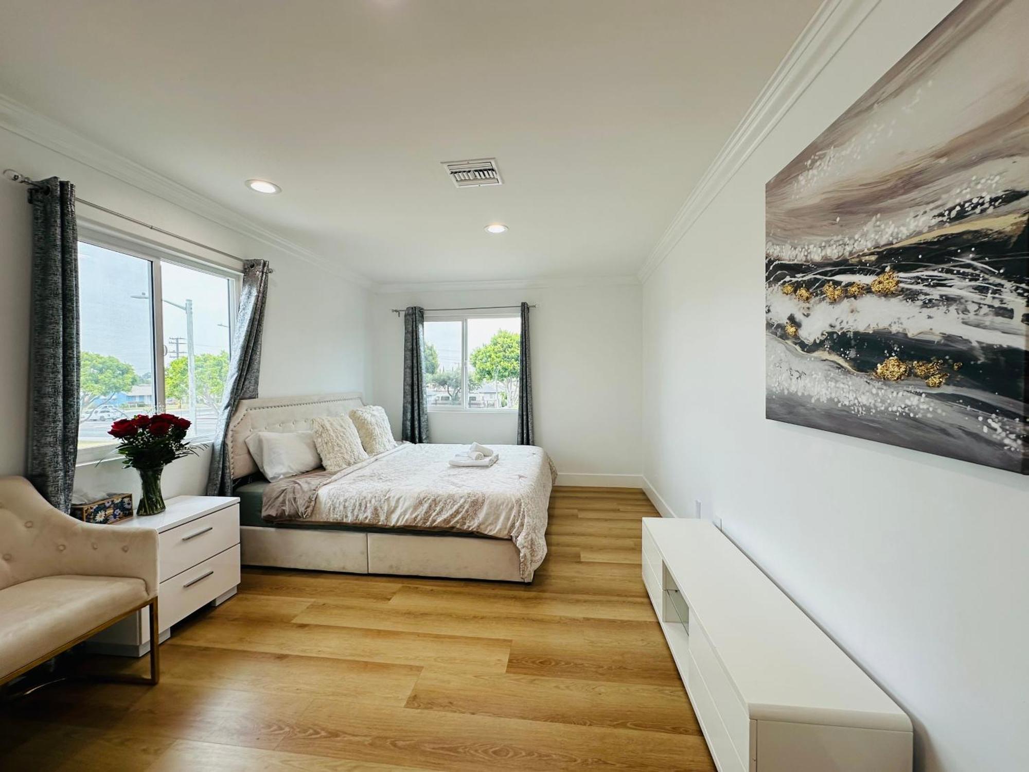 Contemporary Private 7 Holiday home *
