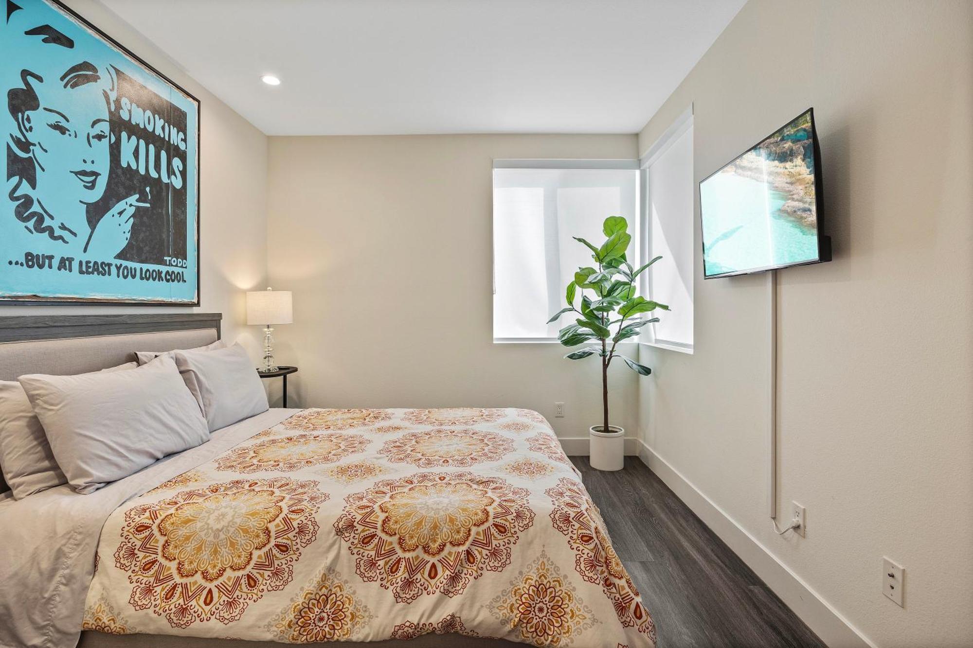 2 Santa Monica Walking Apartment *