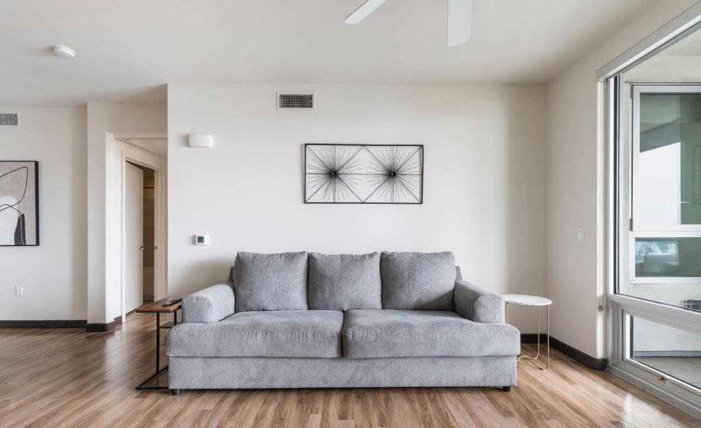 New 2bed Upscale Apartment *