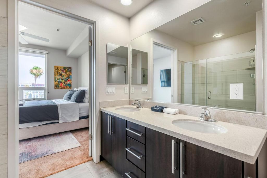 New 2bed Upscale Apartment *