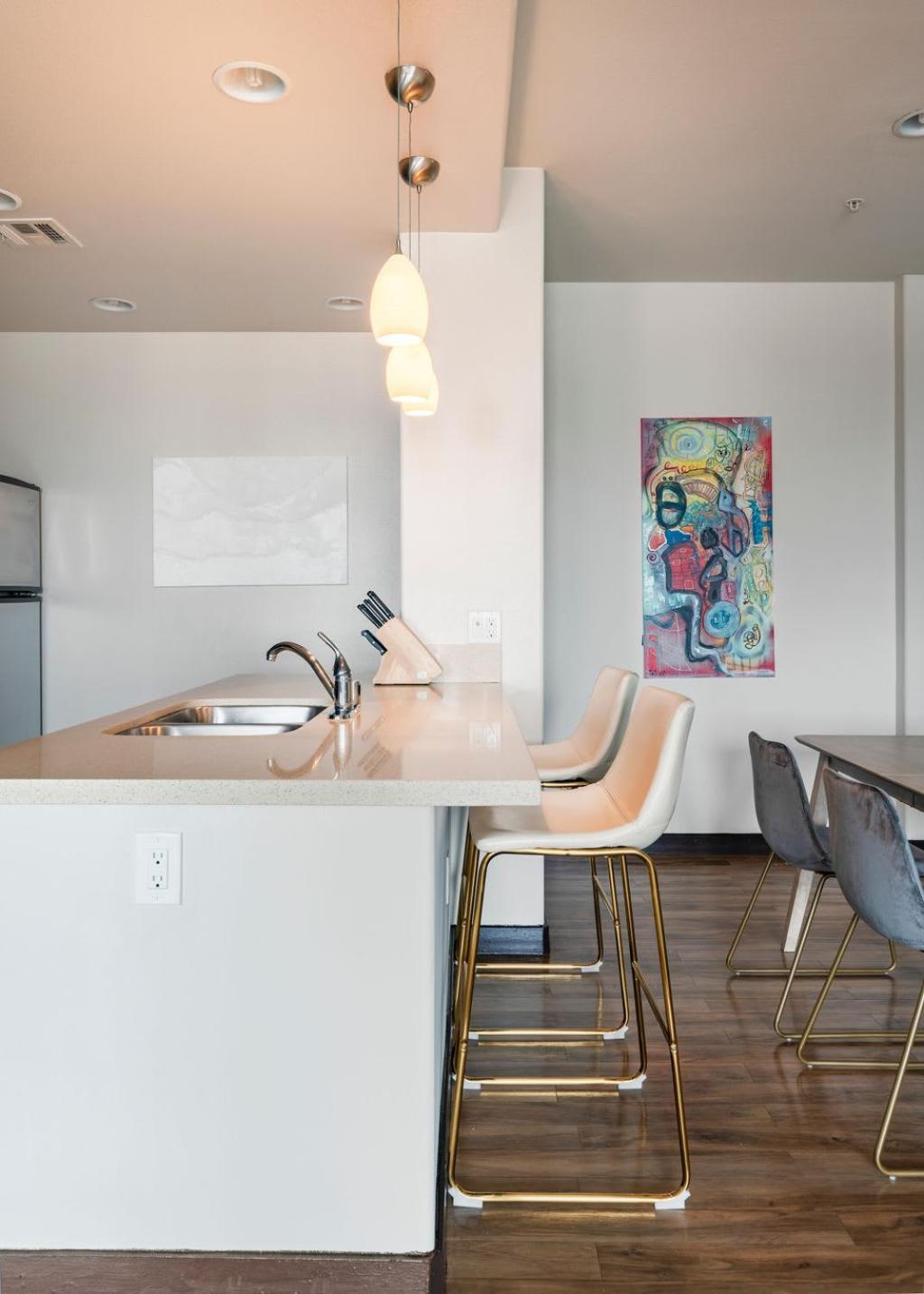 Apartment New 2bed Upscale