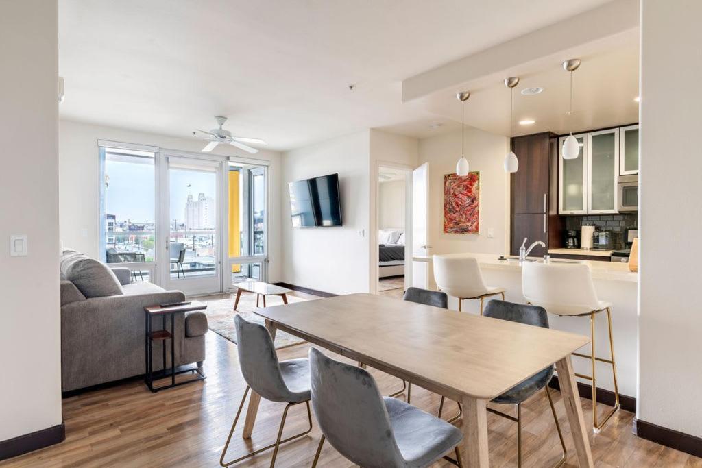 New 2bed Upscale Apartment *