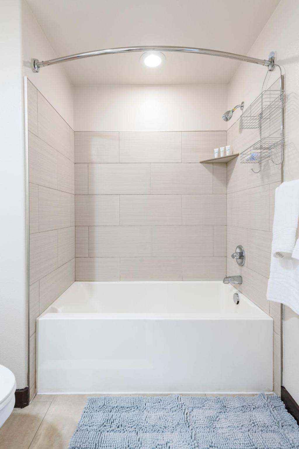 Apartment New 2bed Upscale