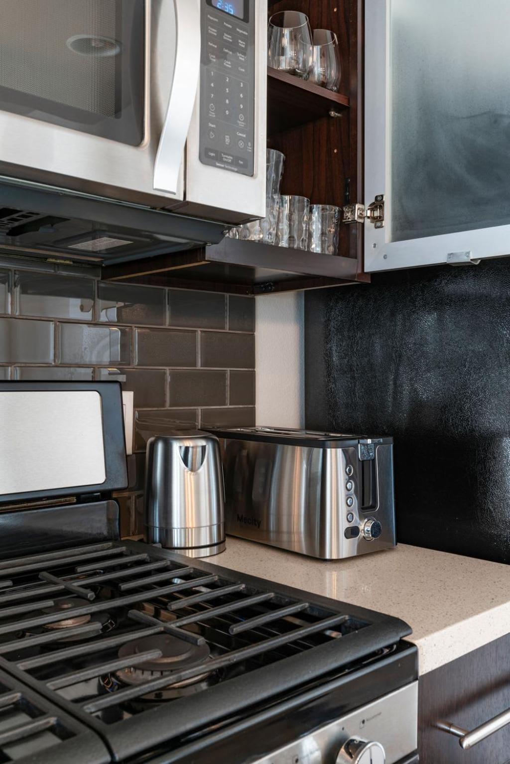 New 2bed Upscale Apartment *