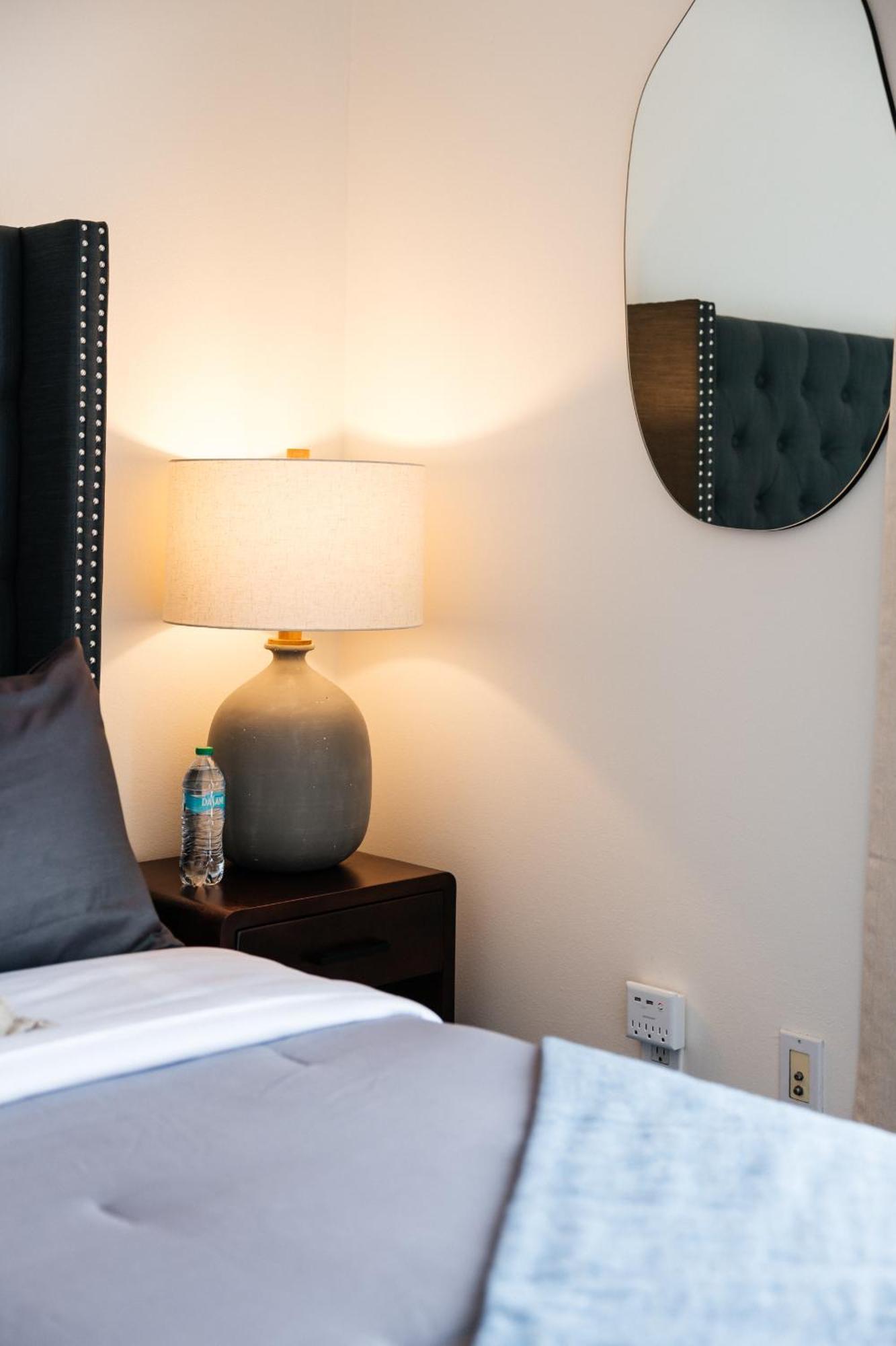 Lovely 1bd On Sunsetstrip Apartment