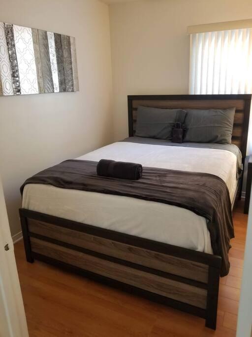 Casa de férias Luxury And Spacious 5 Bedroom Private House By Melrose Wifi Tv Backyard Free Parking Close To The Grove Hollywood Walk Of Fame Los Angeles