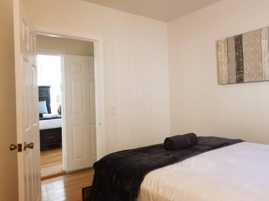 Casa de férias Luxury And Spacious 5 Bedroom Private House By Melrose Wifi Tv Backyard Free Parking Close To The Grove Hollywood Walk Of Fame