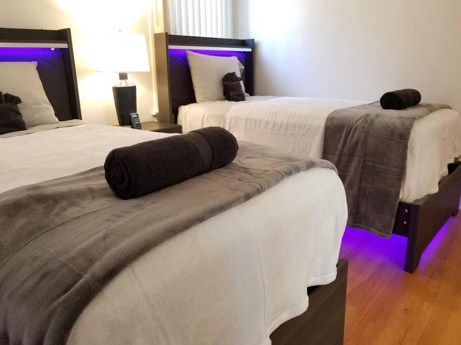 Luxury And Spacious 5 Bedroom Private House By Melrose Wifi Tv Backyard Free Parking Close To The Grove Hollywood Walk Of Fame
