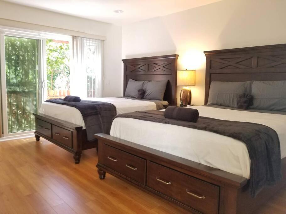 Casa de férias Luxury And Spacious 5 Bedroom Private House By Melrose Wifi Tv Backyard Free Parking Close To The Grove Hollywood Walk Of Fame *