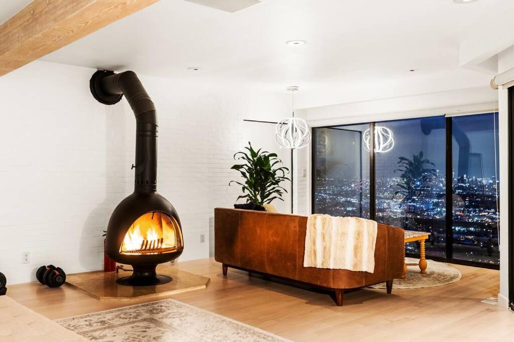Villa Modern 3 Bd Sunset Strip Jetliner View *