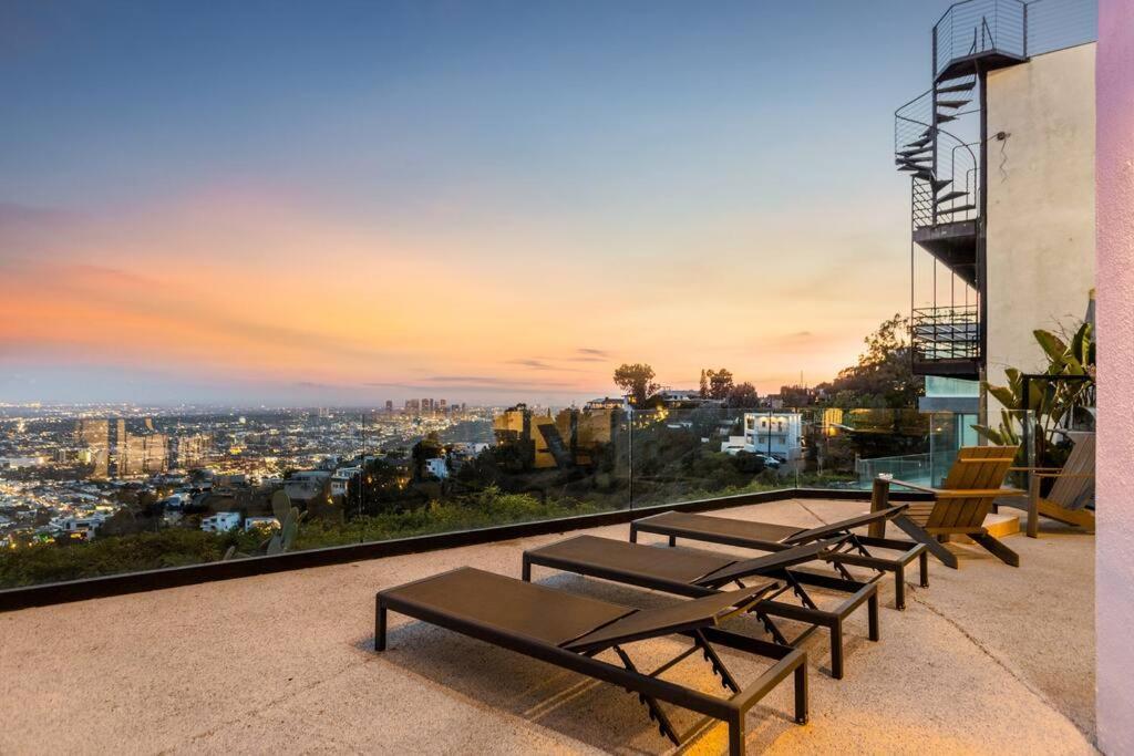Modern 3 Bd Sunset Strip Jetliner View