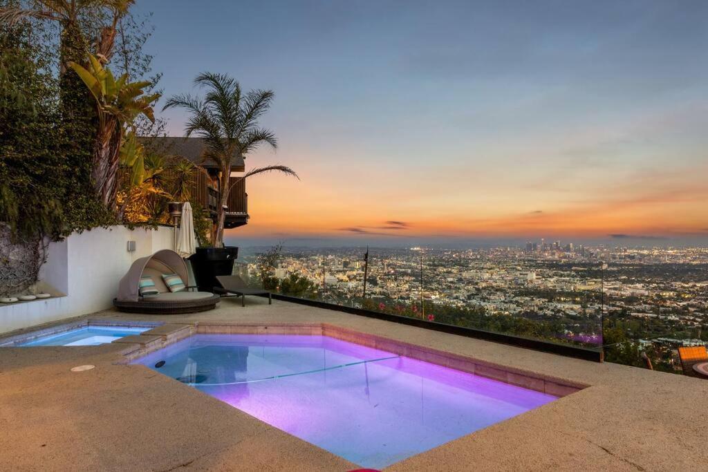 Modern 3 Bd Sunset Strip Jetliner View Los Angeles