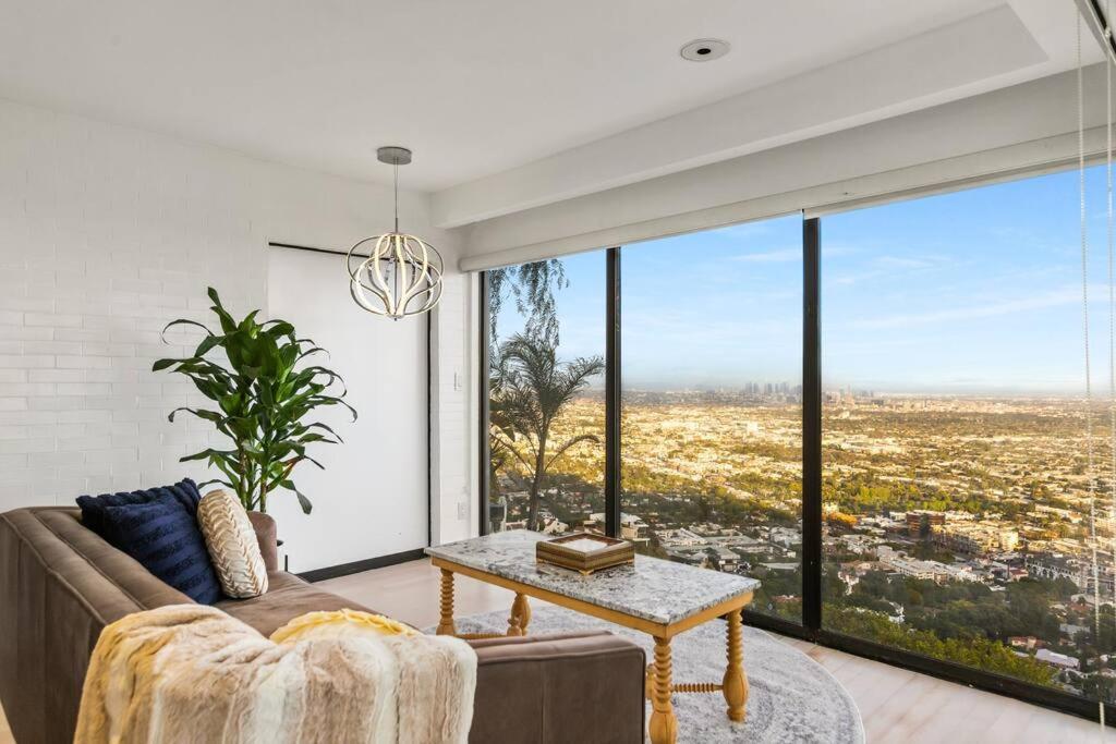 Modern 3 Bd Sunset Strip Jetliner View * Los Angeles