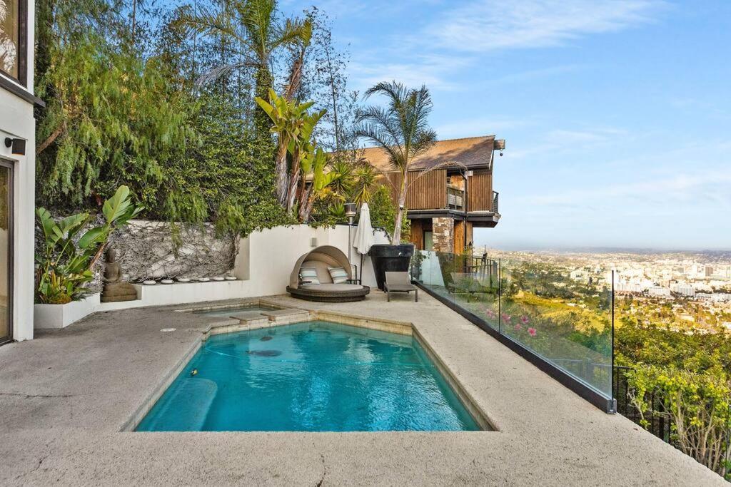 Modern 3 Bd Sunset Strip Jetliner View Los Angeles