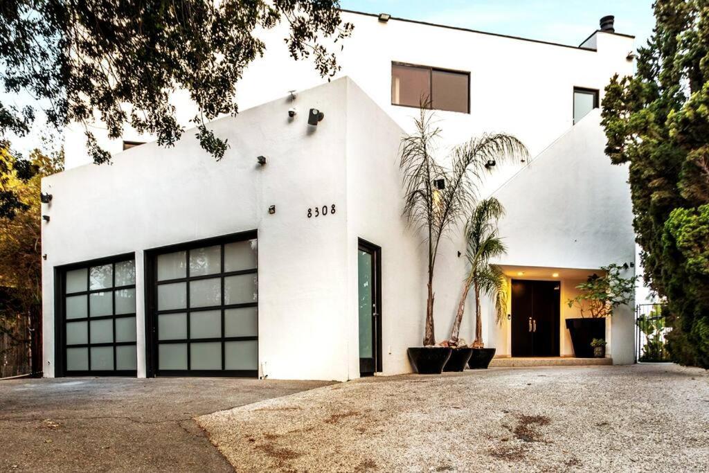 Villa Modern 3 Bd Sunset Strip Jetliner View