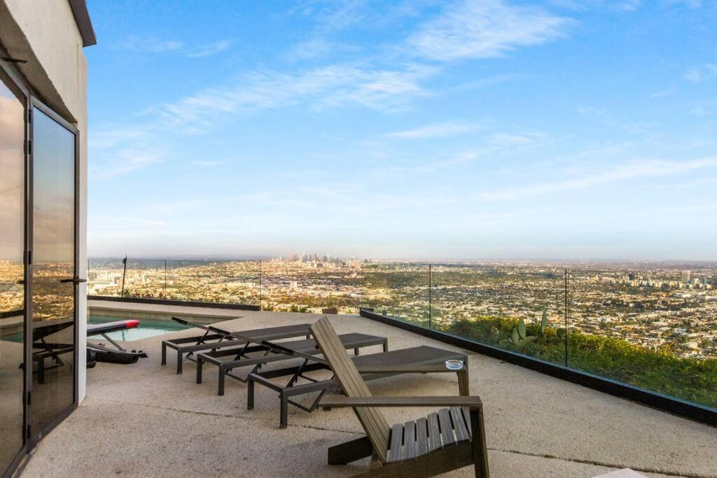 Villa Modern 3 Bd Sunset Strip Jetliner View
