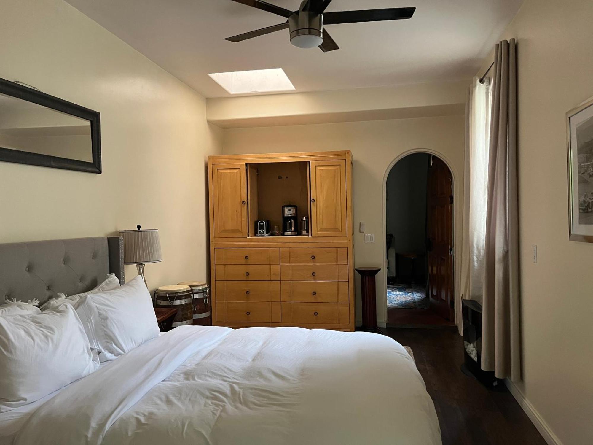 Hospedagem domiciliar Beverly Hills Spanish Los Angeles