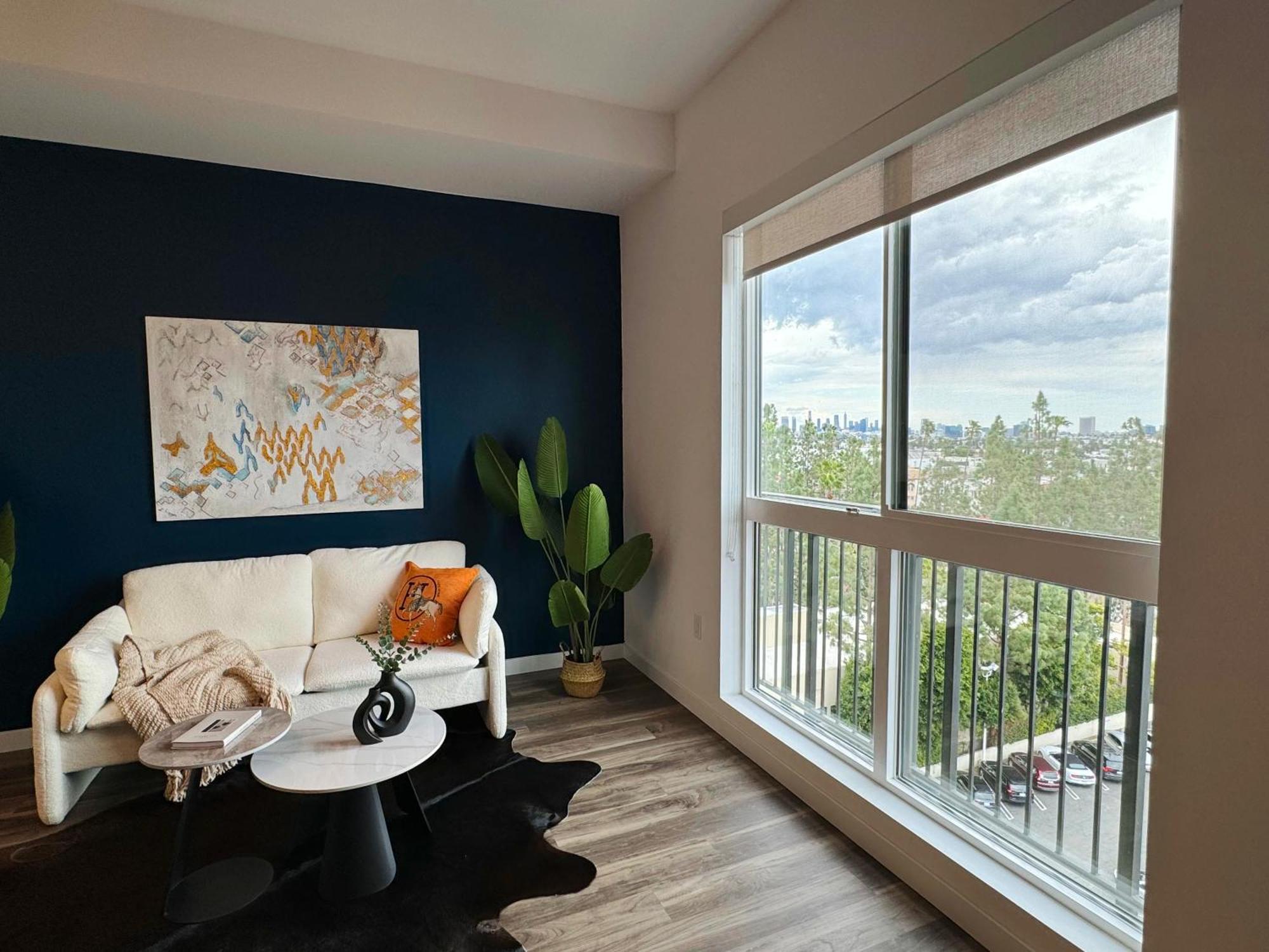 Apartment Cosmopolitan Hollywood Dtla View Parking