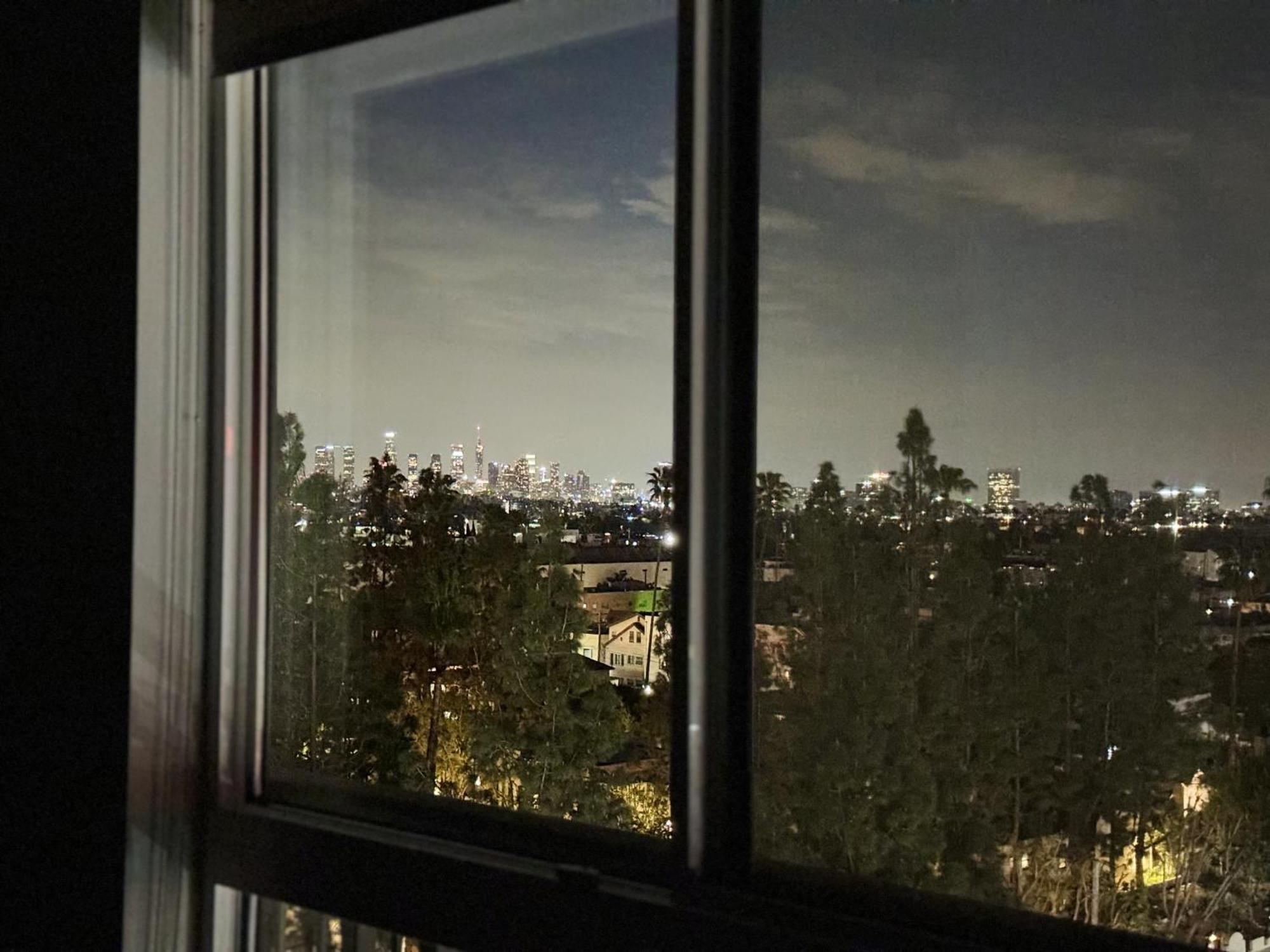 Cosmopolitan Hollywood Dtla View Parking *