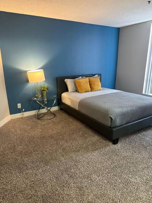 Apartment Two Bedroom Hollywood Los Angeles