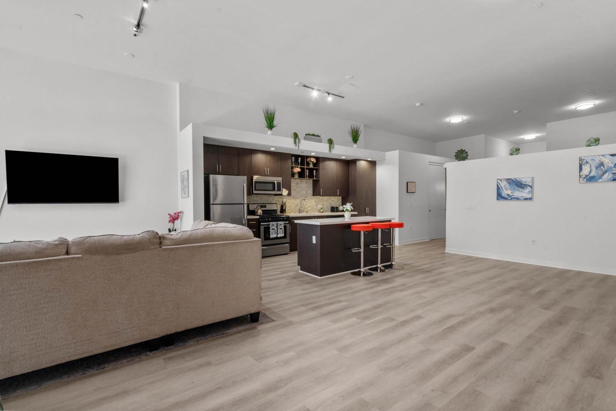 Large Dtla Townhome On-site Free Parking, A Rooftop Gym, & A Pool * Los Angeles