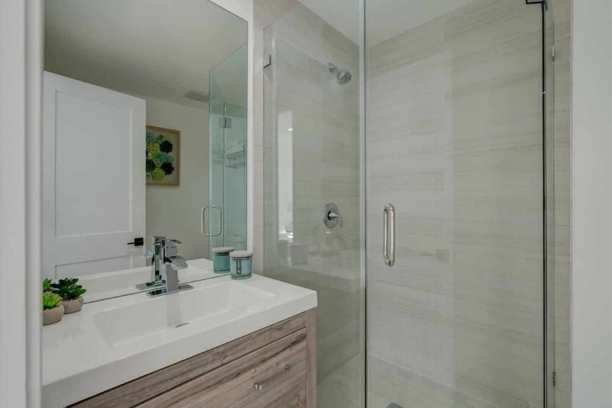 Apartment Brand New In Mar Vista