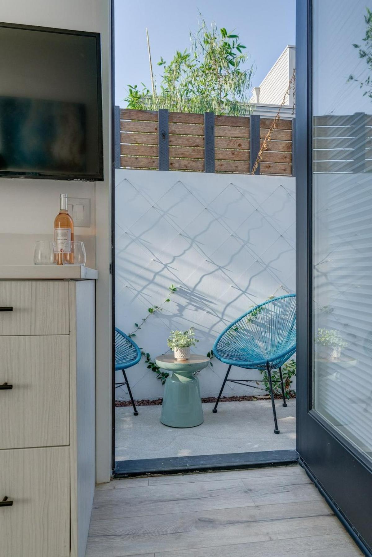 Brand New In Mar Vista Apartment