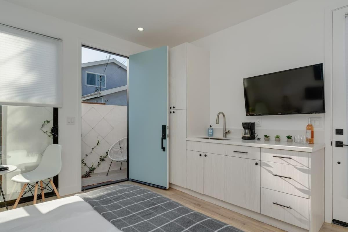 Brand New In Mar Vista Los Angeles