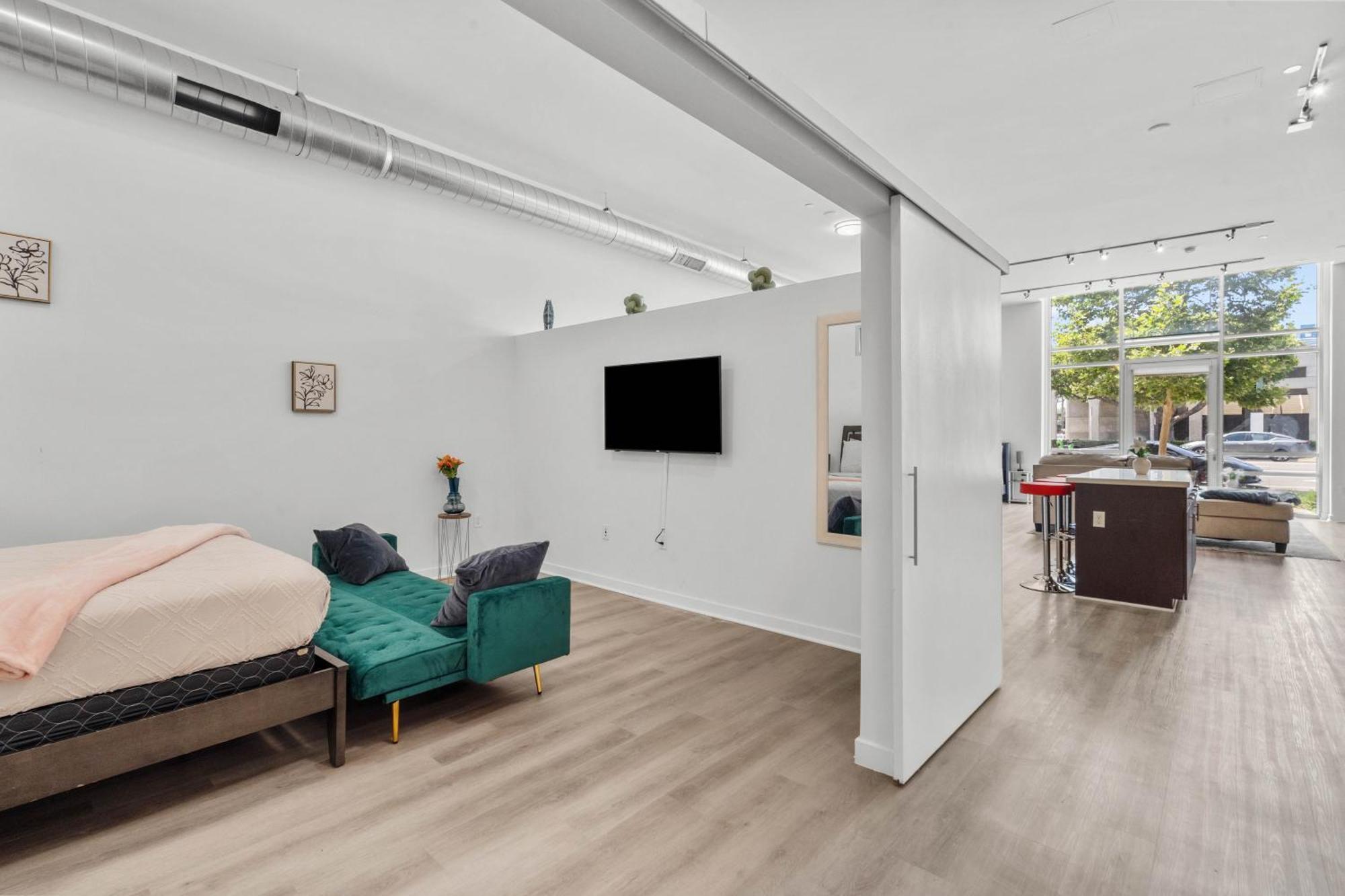 Large Dtla Townhome On-site Free Parking, A Rooftop Gym, & A Pool Apartamento Los Angeles