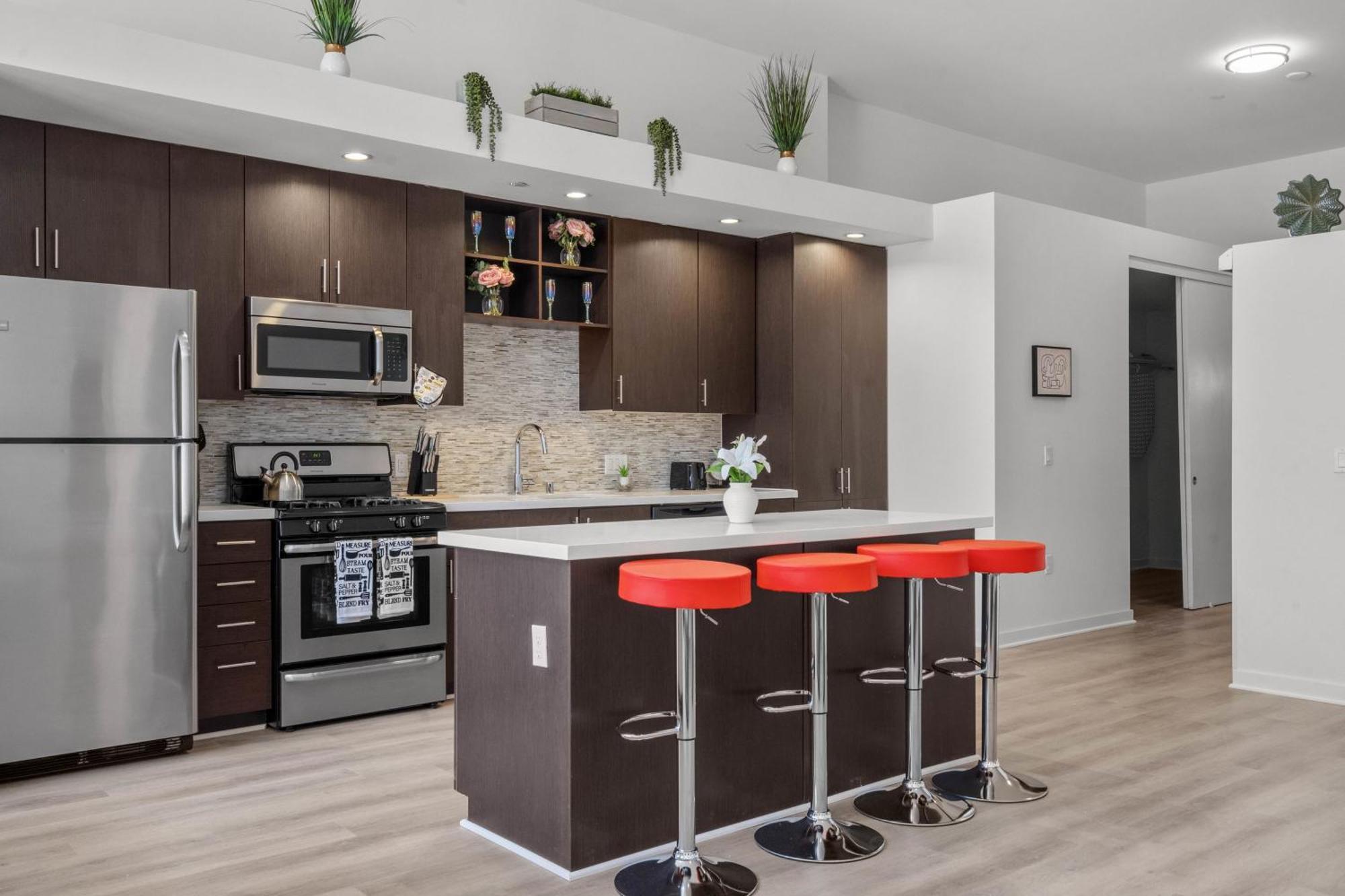 Large Dtla Townhome On-site Free Parking, A Rooftop Gym, & A Pool Apartment