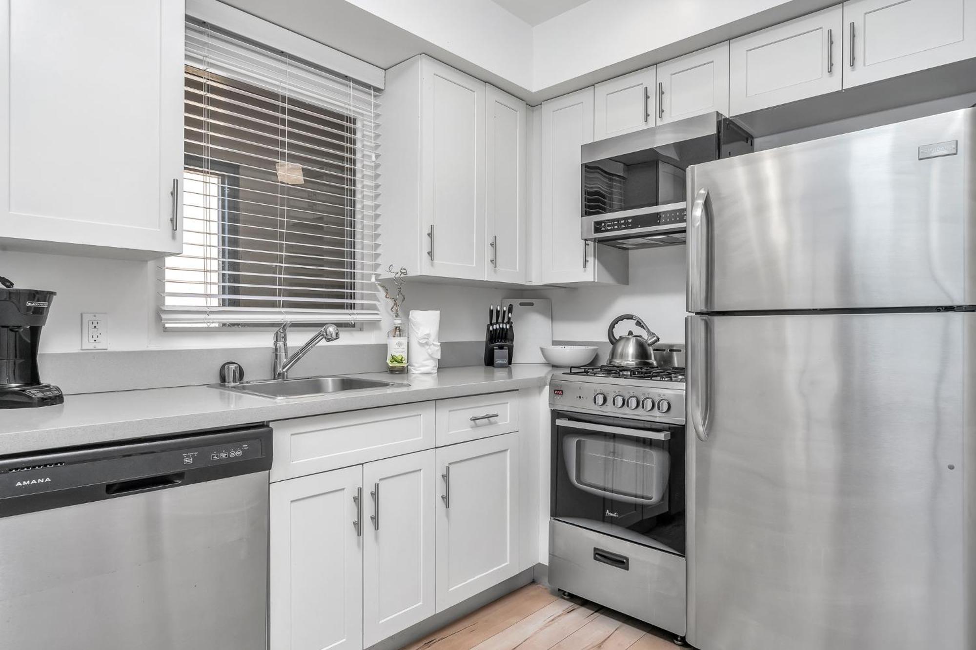 Apartment Chic 3-levels Loft-style 2-bedroom 2-bathroom By Hollywood *