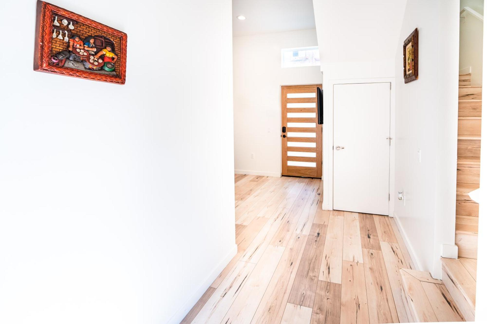 Unique 3-level Loft With One Bedroom & Two Full Bathroom *