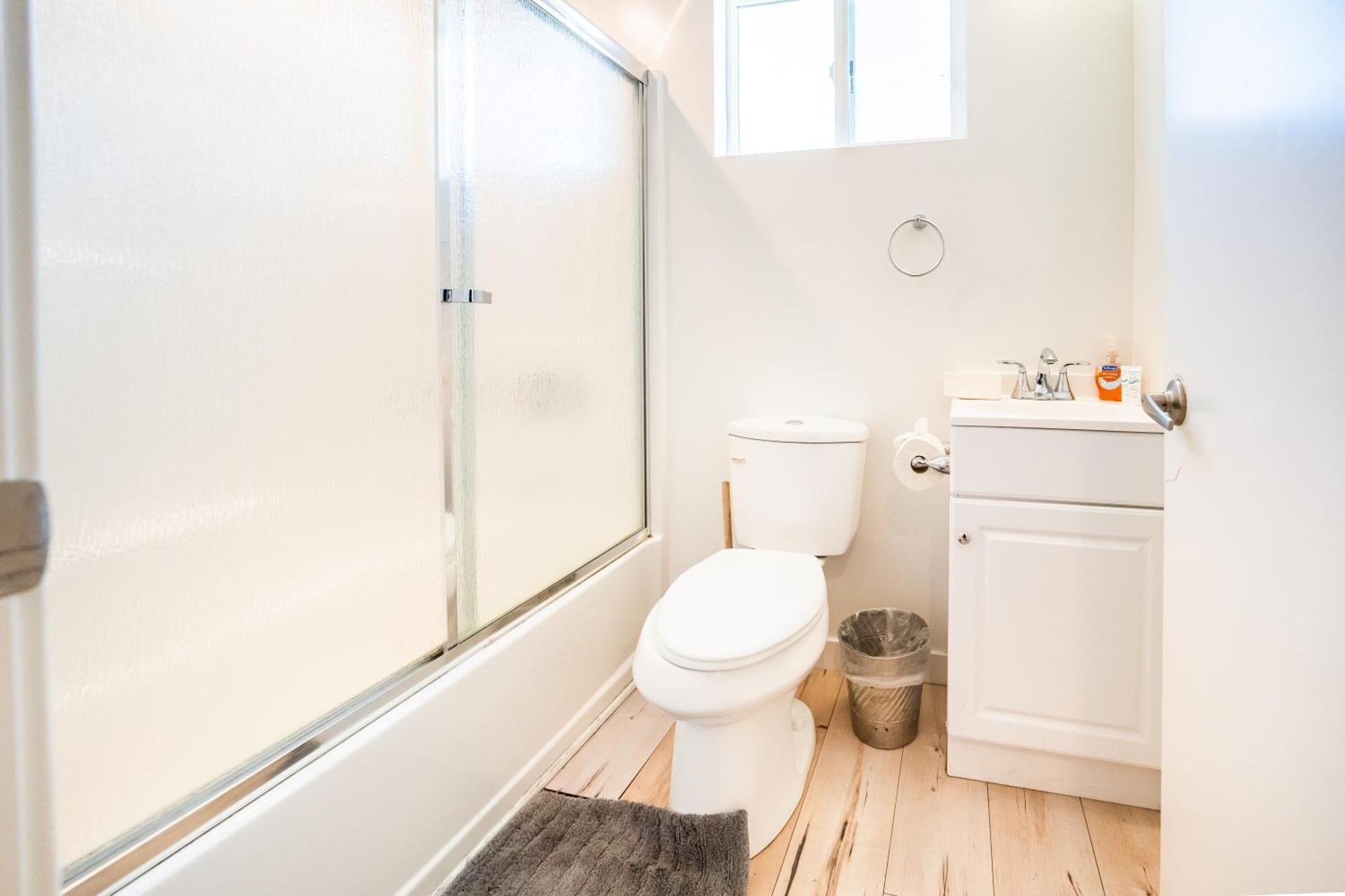 Cozy Modern 2-bedroom 3 Levels Loft Location Close To Downtown La *