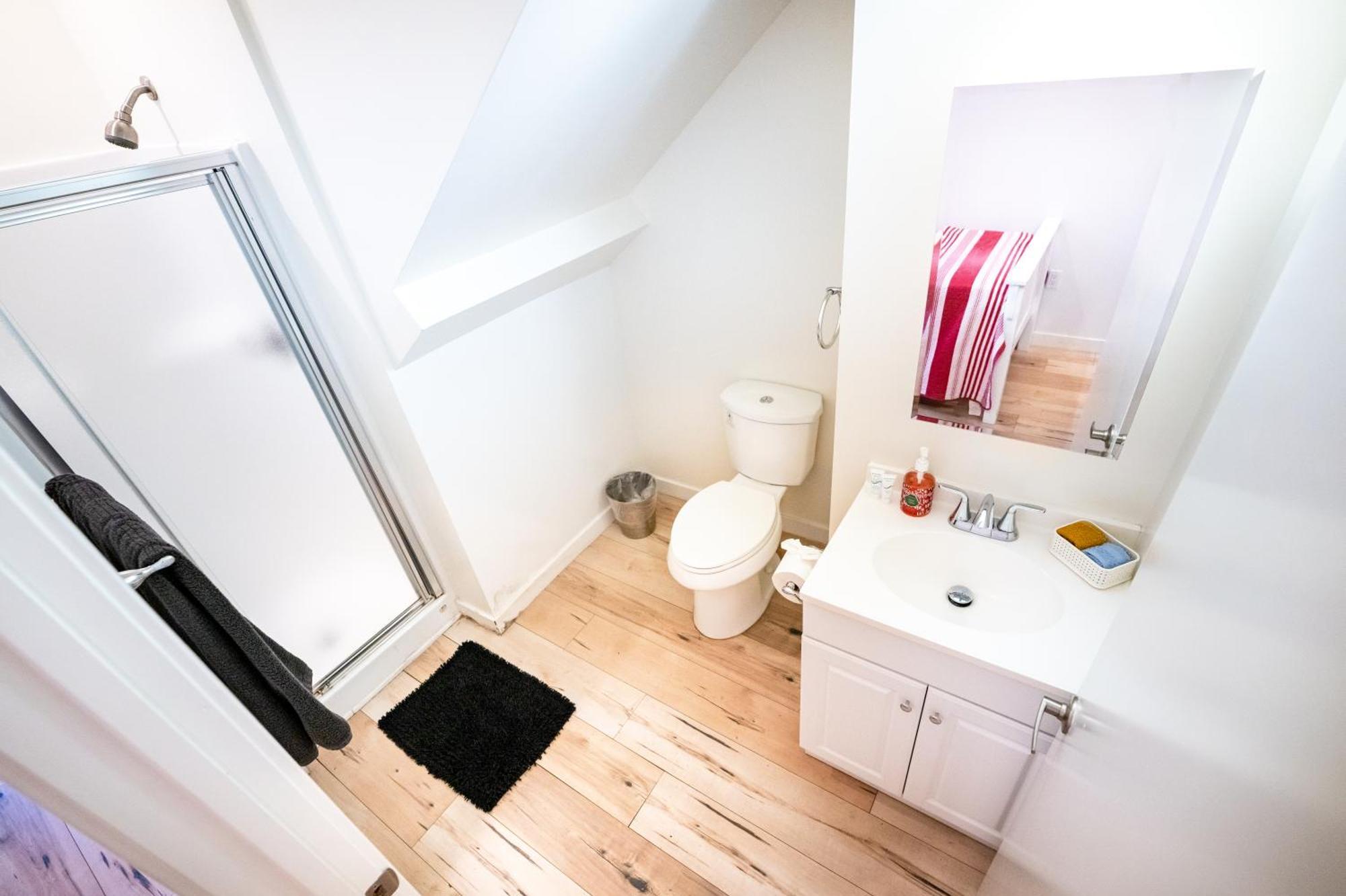 Cozy Modern 2-bedroom 3 Levels Loft Location Close To Downtown La *
