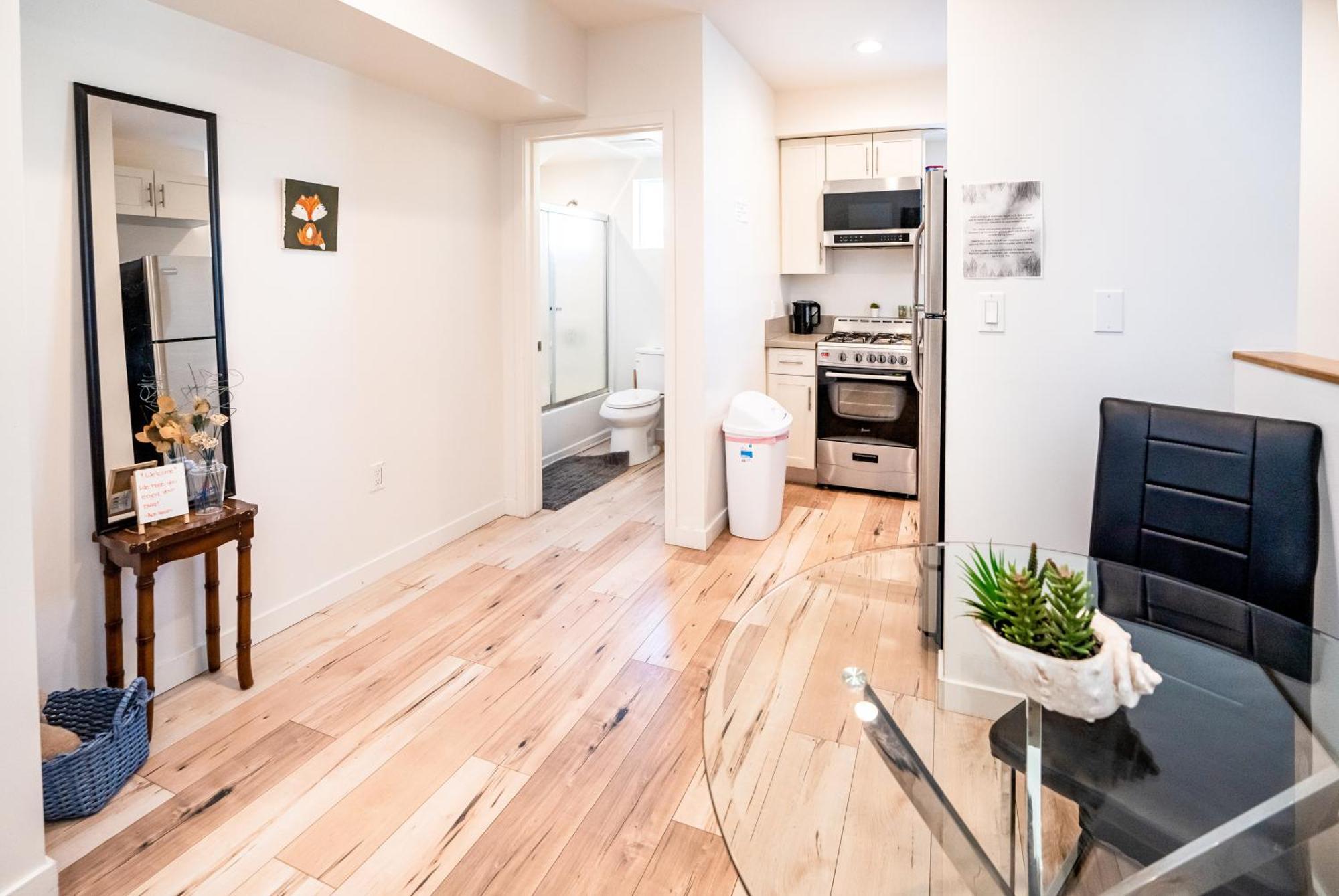 Cozy Modern 2-bedroom 3 Levels Loft Location Close To Downtown La Apartment *