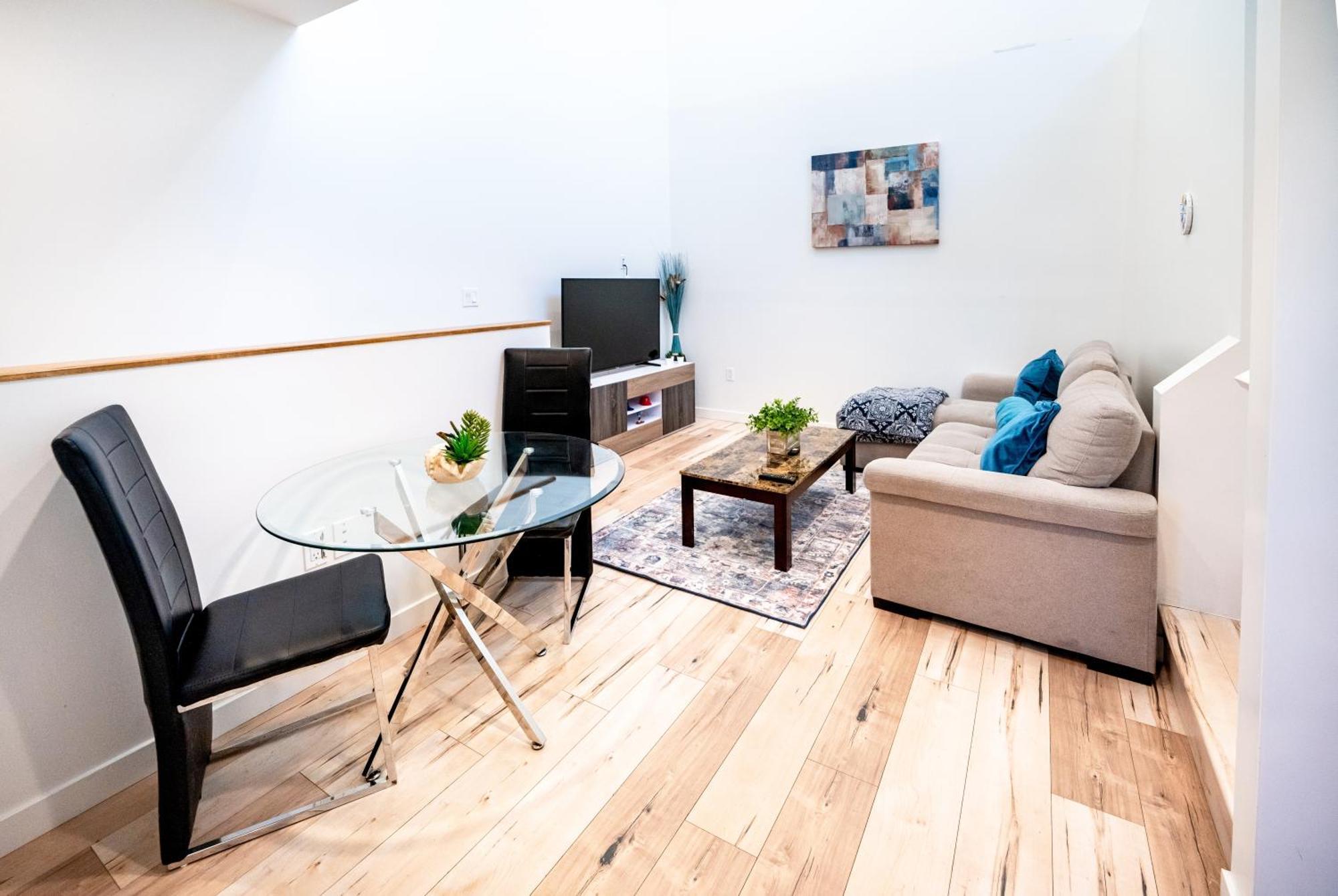 Apartment Cozy Modern 2-bedroom 3 Levels Loft Location Close To Downtown La *