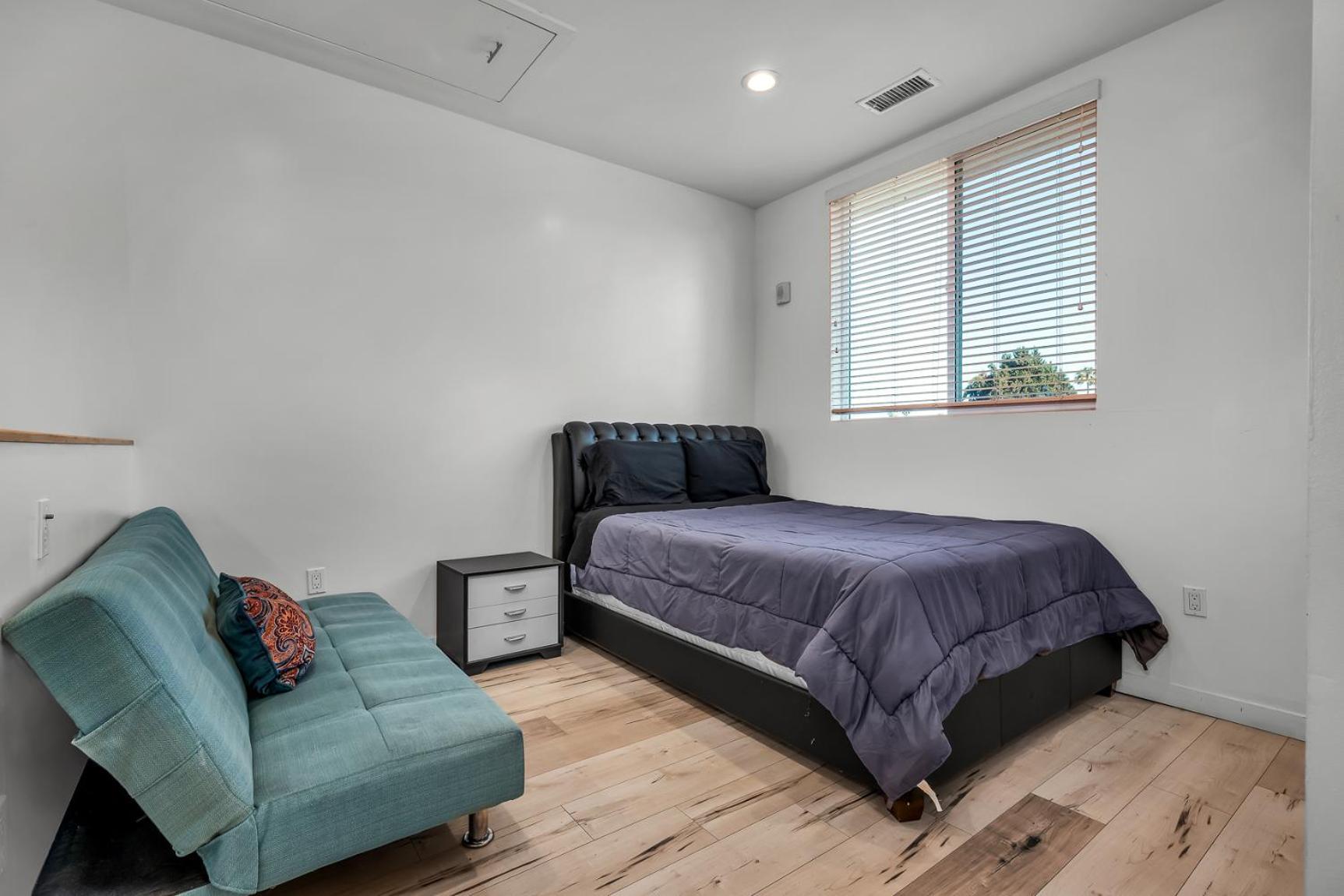 1-bedroom Lofts In Hollywood Modern Design, Balcony, Parking & Hollywood Sign * Los Angeles