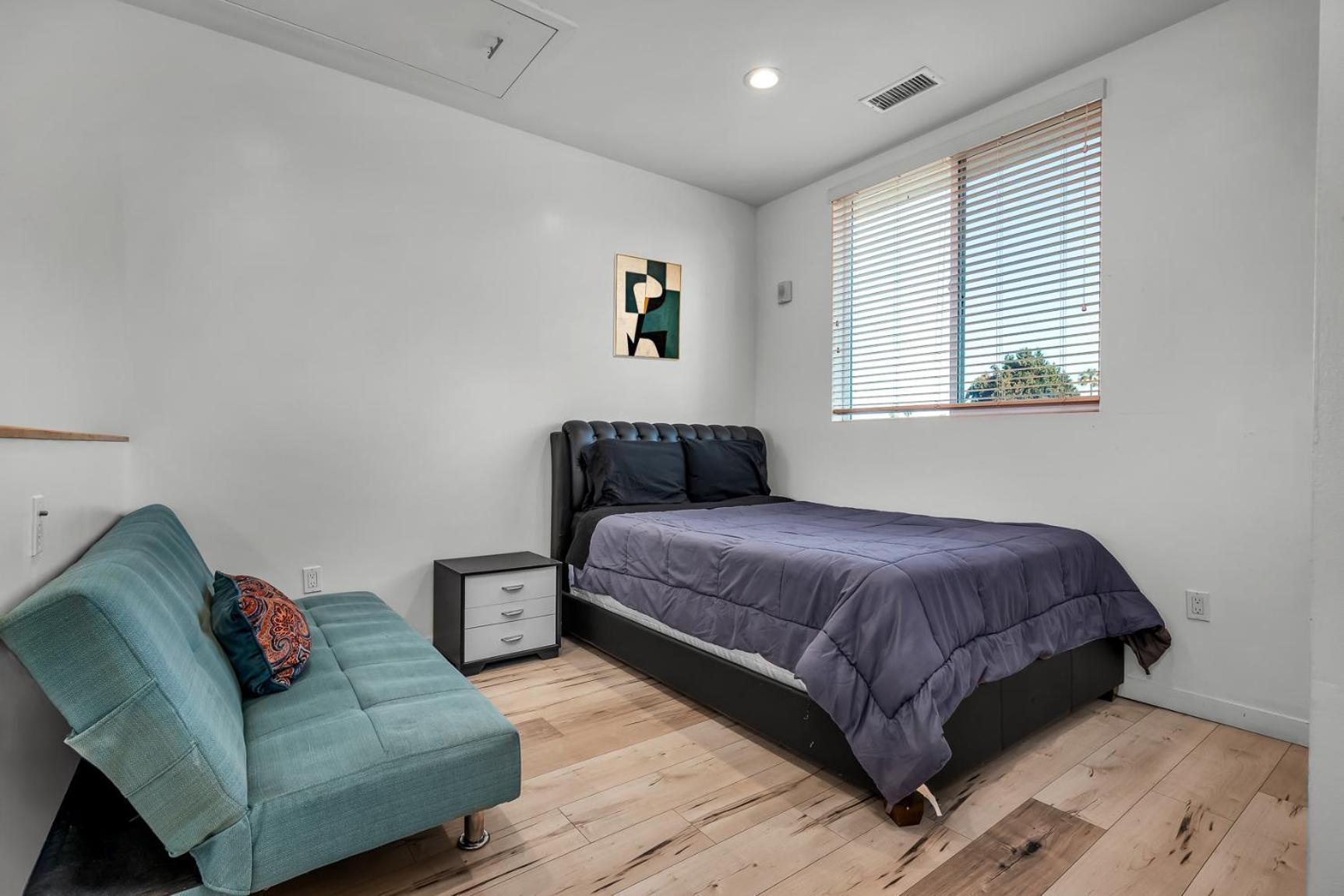 1-bedroom Lofts In Hollywood Modern Design, Balcony, Parking & Hollywood Sign * Los Angeles